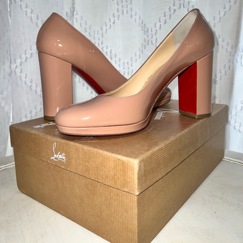SOLD christian louboutin kabetts